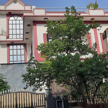 نويدا الكبرى Balaji Guest House - Home Stay المظهر الخارجي الصورة