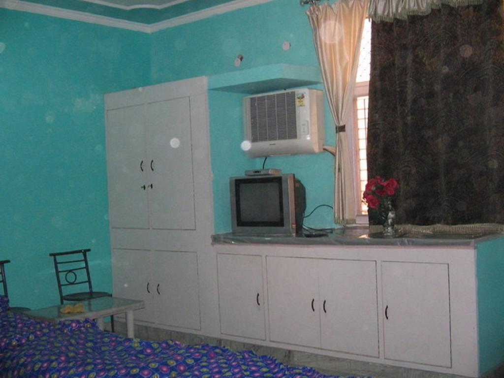 نويدا الكبرى Balaji Guest House - Home Stay الغرفة الصورة