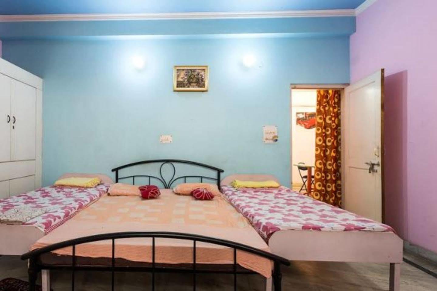 نويدا الكبرى Balaji Guest House - Home Stay المظهر الخارجي الصورة