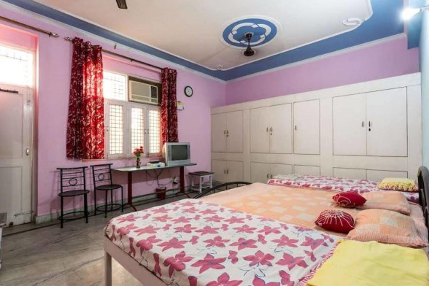 نويدا الكبرى Balaji Guest House - Home Stay المظهر الخارجي الصورة